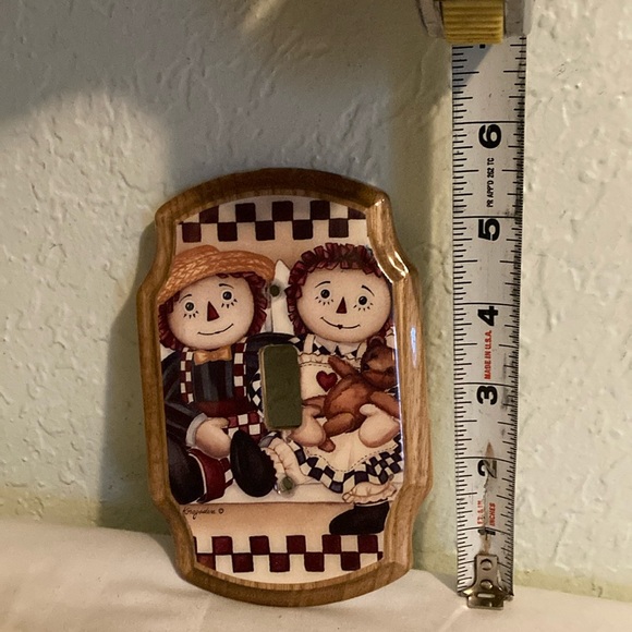 Handmade Raggedy Ann & Andy Single Wooden Decoupage Light Switch Plate - Picture 4 of 4